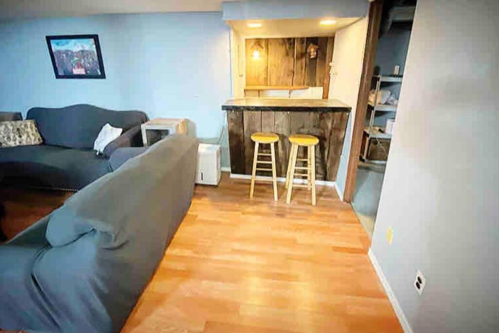 Adorable&Cozy Suburban Home Mins From Dwtn/Airport โรเชสเตอร์ ภายนอก รูปภาพ