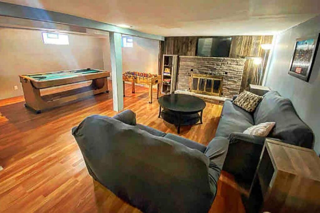 Adorable&Cozy Suburban Home Mins From Dwtn/Airport โรเชสเตอร์ ภายนอก รูปภาพ